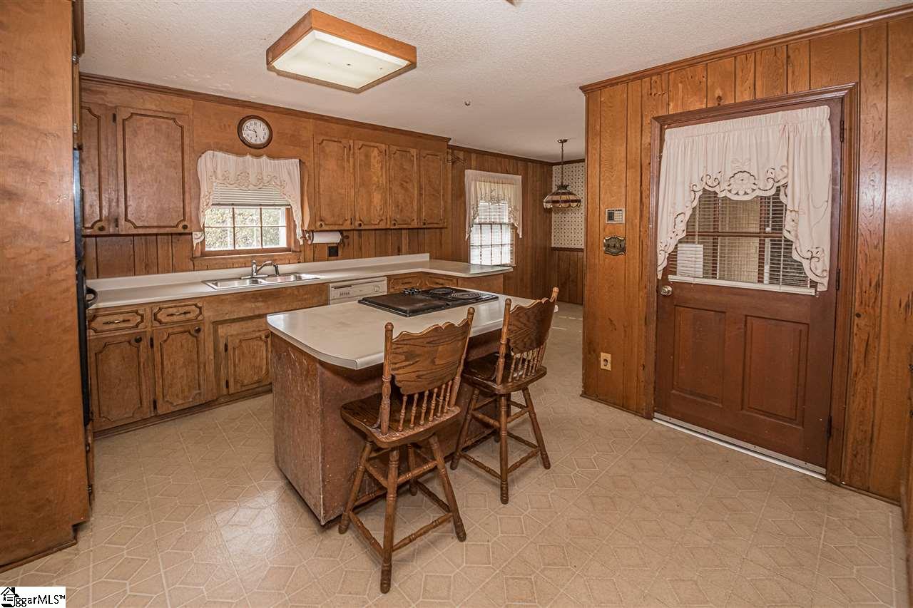 11704 Augusta Road Honea Path, SC 29654 - Photo 9 of 36