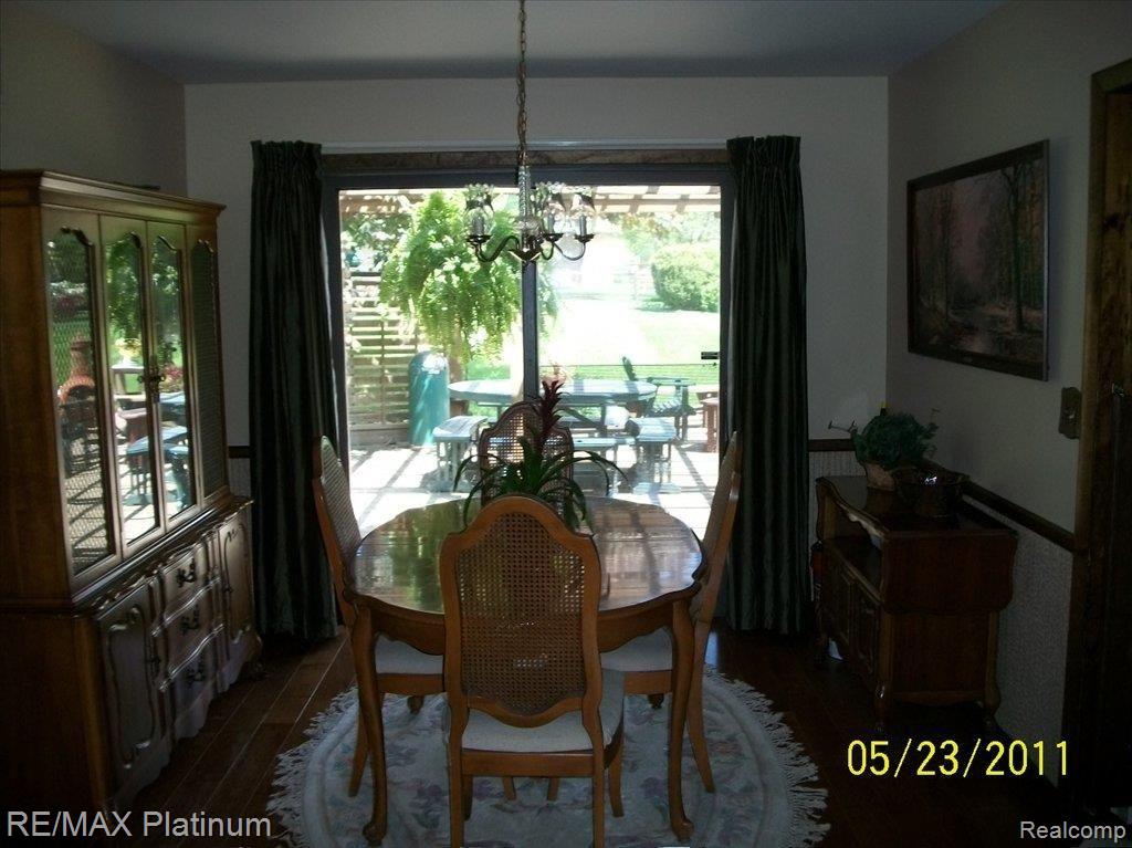 8945 Carpenter Road Milan, MI 48160 - Photo 3 of 16 DINING ROOM