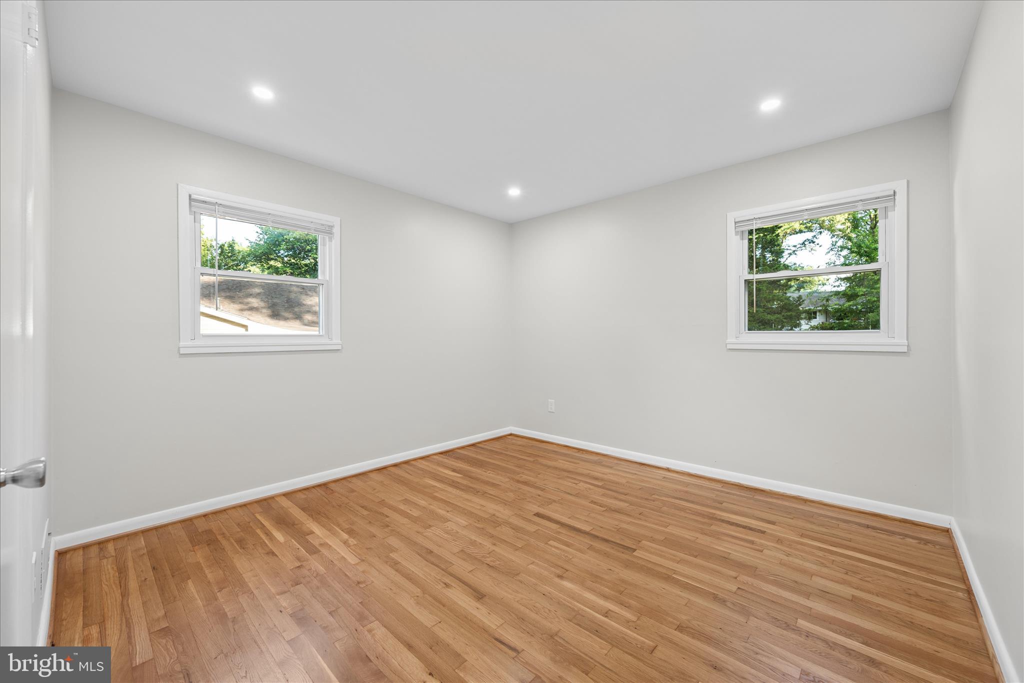 115 Woodland Road Gaithersburg, MD 20877 - Photo 18 of 40 Bedroom 2/FRESHLY Painted Main Level