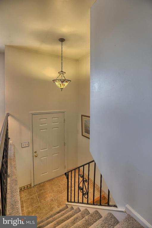 9 Bomberger Road Lititz, PA 17543 - Photo 2 of 32