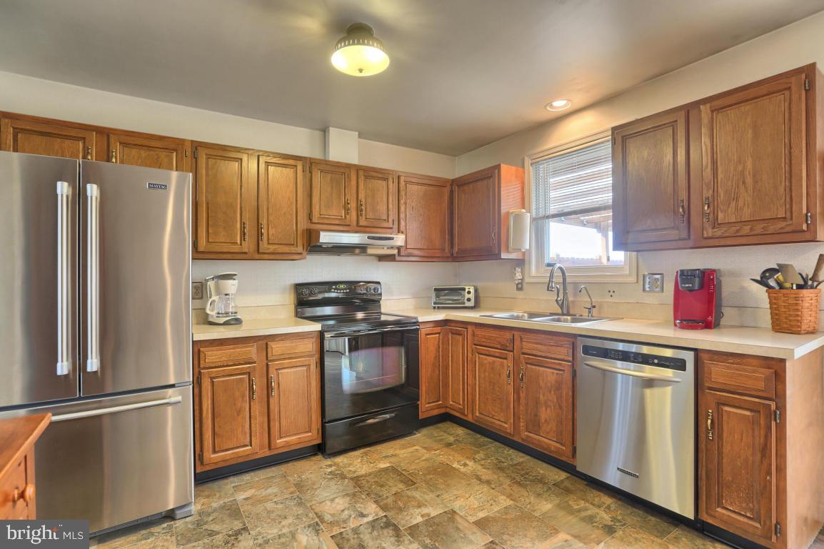 9 Bomberger Road Lititz, PA 17543 - Photo 8 of 32