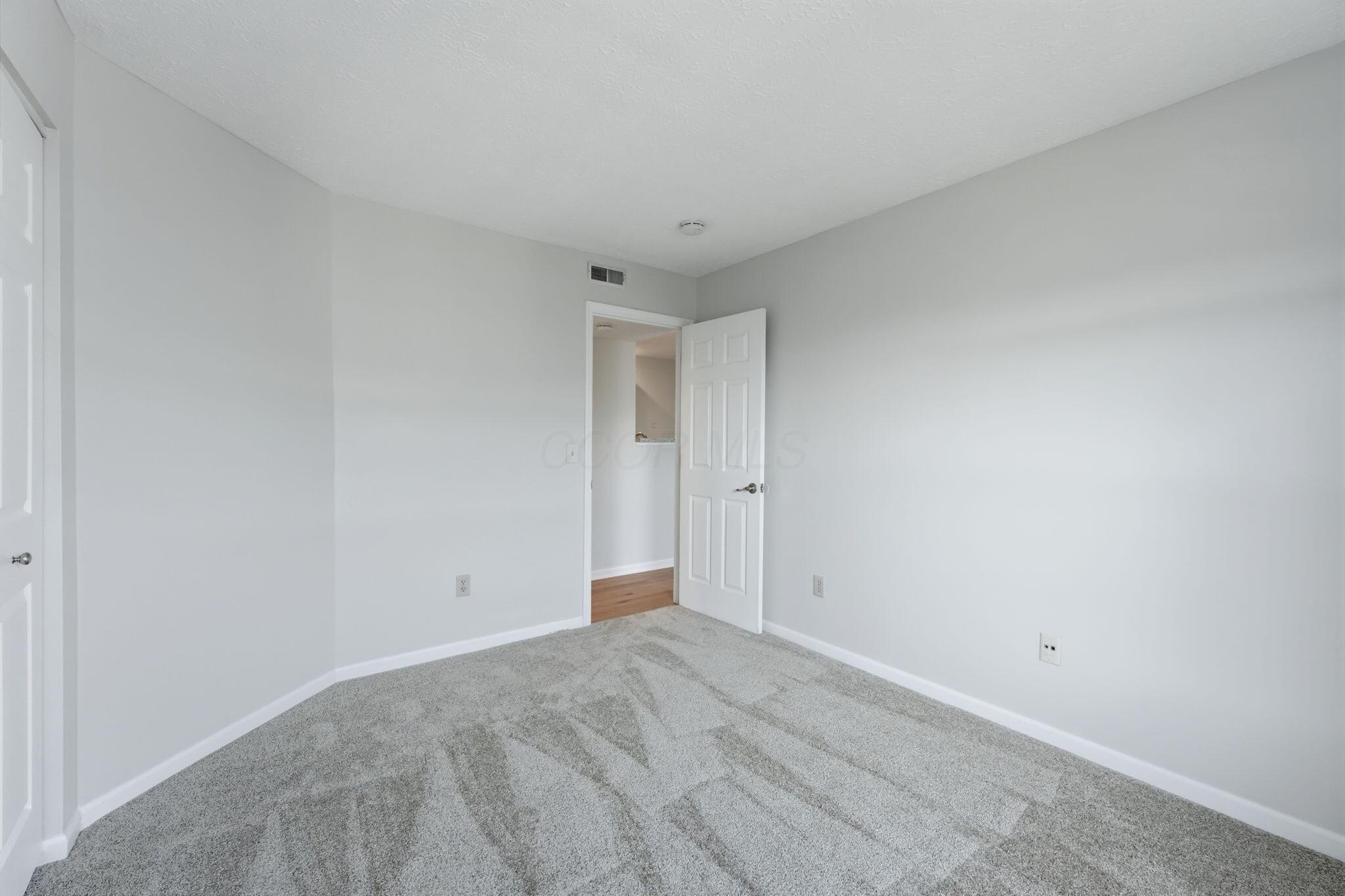 5423 Garden Ridge Columbus, OH 43228 - Photo 11 of 28 11-web-or-mls-5423-garden-ridge