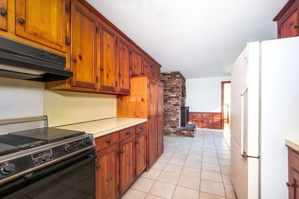 196 Spring Street Marshfield, MA 02050 - Photo 8 of 17 Gallery Image 8