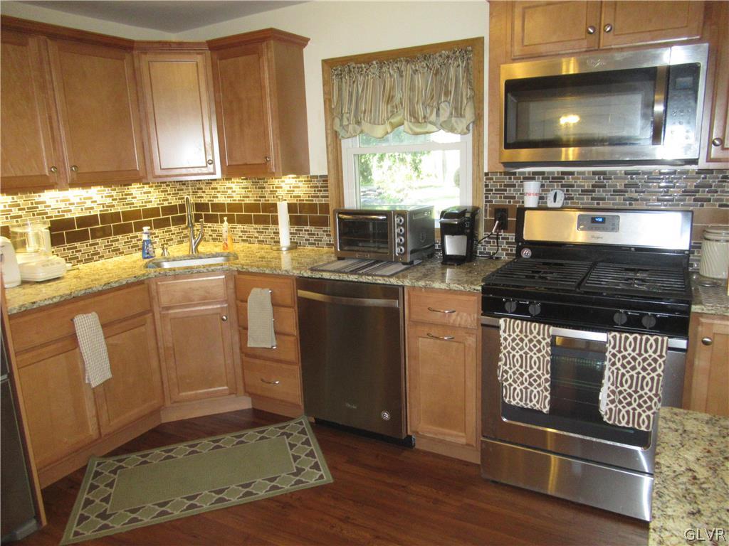 1241 Salisbury Road Allentown, PA 18103 - Photo 8 of 39 Updated Kitchen 2018