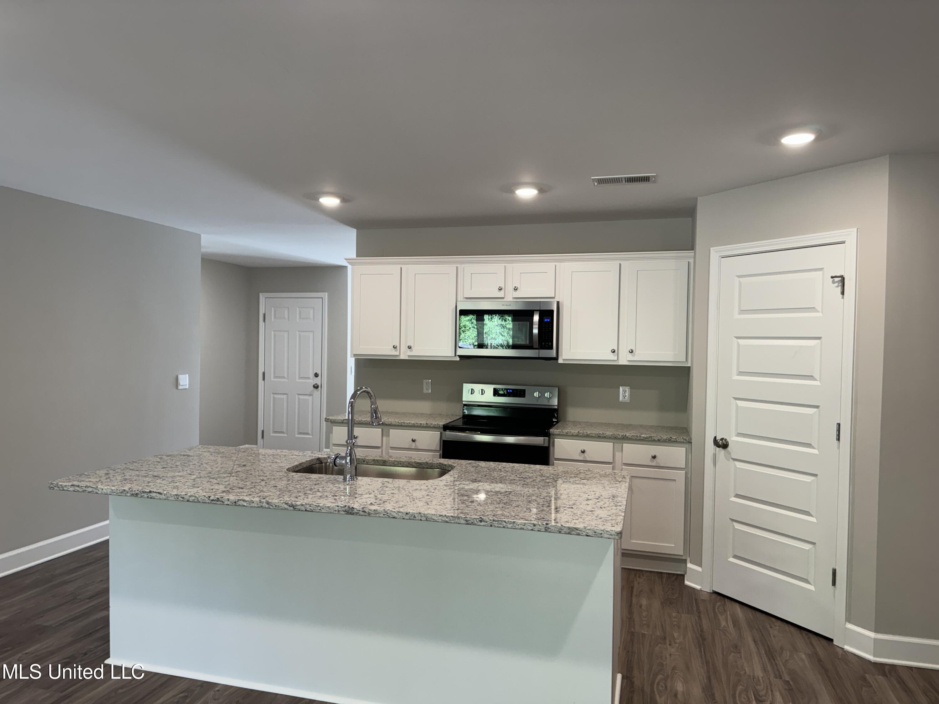 3460 Old Brandon Road Pearl, MS 39208 - Photo 5 of 22 IMG_0601