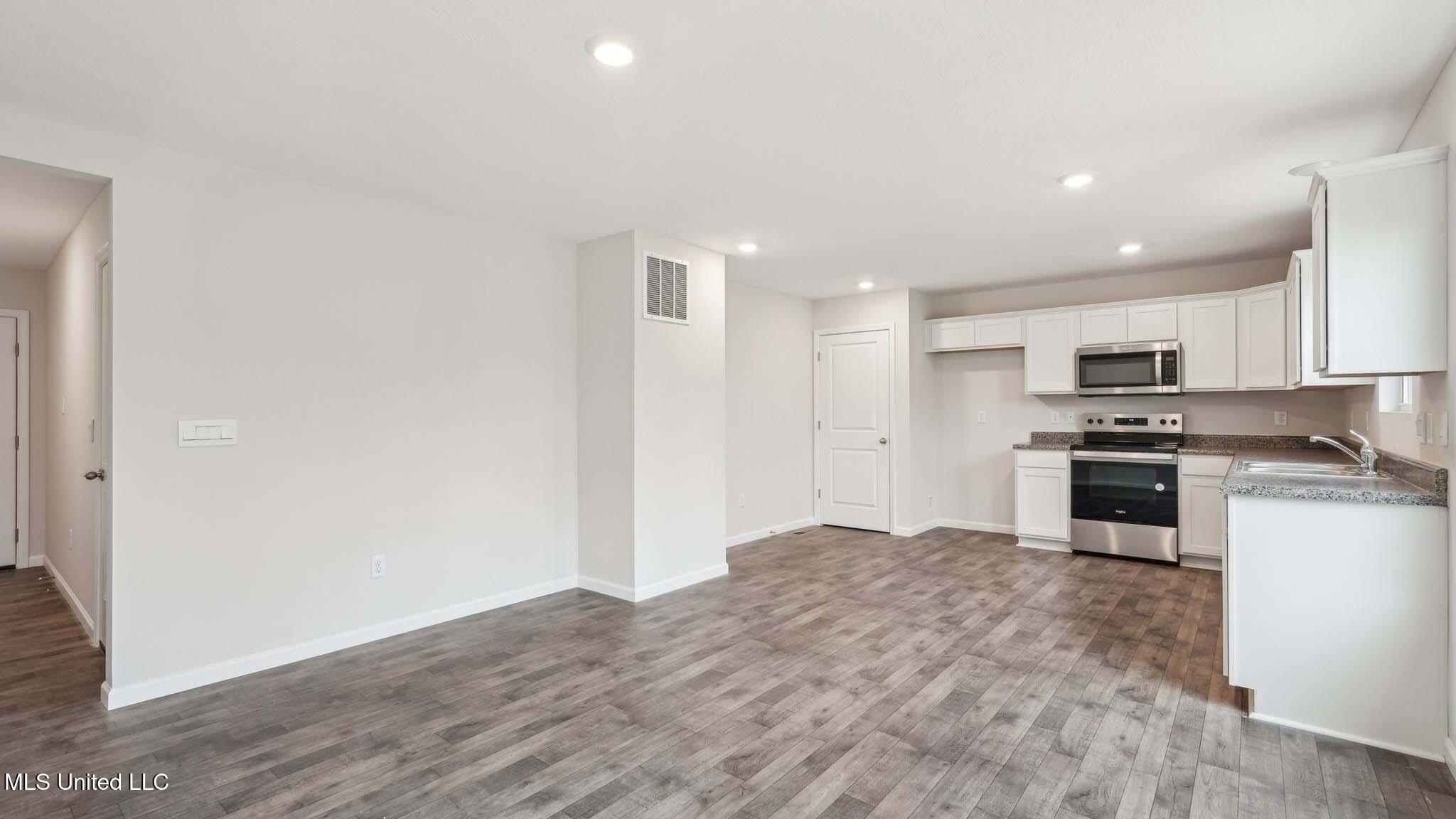 46 Jepson Byhalia, MS 38611 - Photo 4 of 28 9-web-or-mls-River_Hts_Dr-1204-007