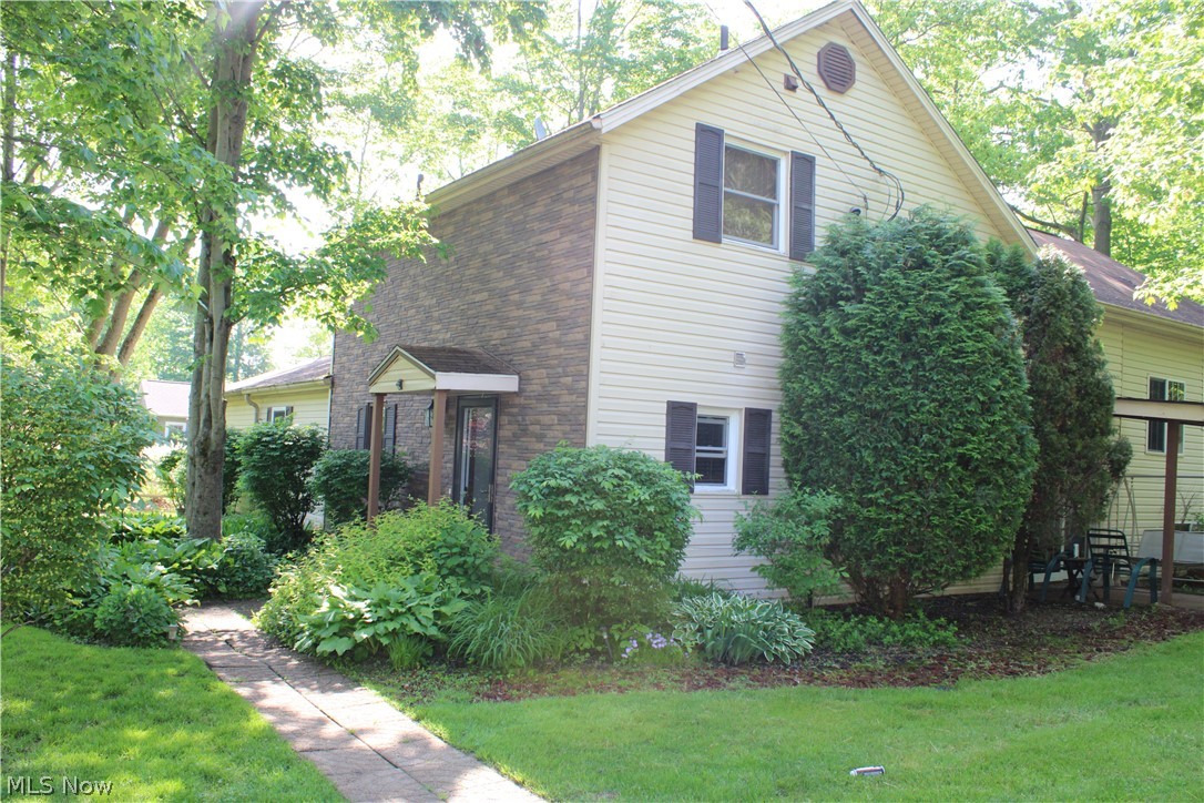 195 Ashtabula Point Rome, OH 44085 - Photo 2 of 31 Gallery Image 2