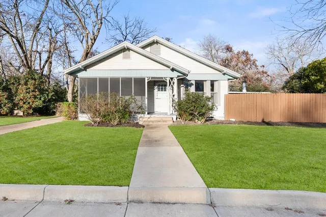 $370,000 | 205 Cynisca Street, Waxahachie, TX 75165