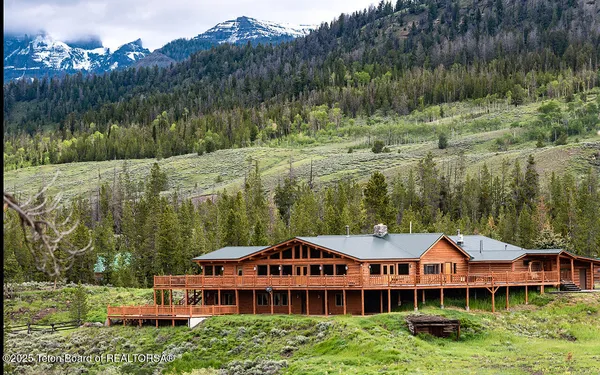 $4,950,000 | 3737 Highway 26, Dubois, WY 82513