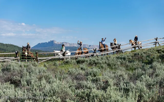 $4,950,000 | 3737 Highway 26, Dubois, WY 82513