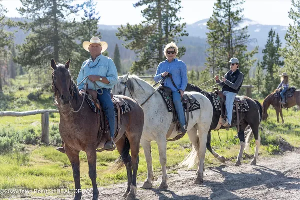 $4,950,000 | 3737 Highway 26, Dubois, WY 82513