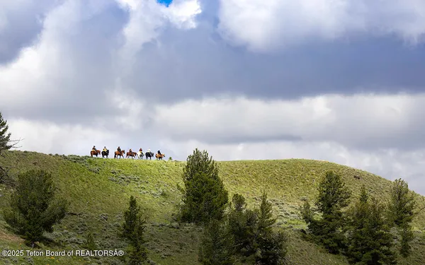 $4,950,000 | 3737 Highway 26, Dubois, WY 82513