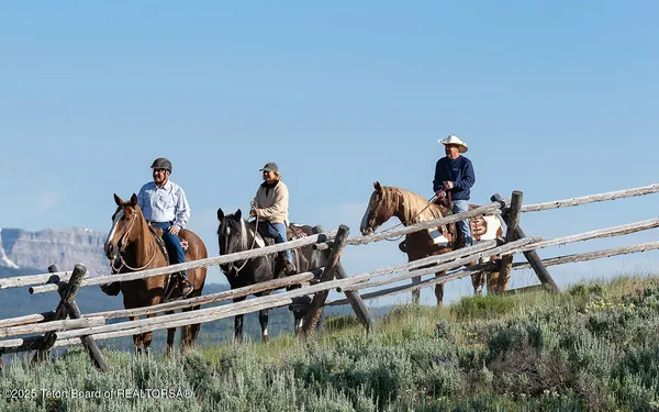 $4,950,000 | 3737 Highway 26, Dubois, WY 82513