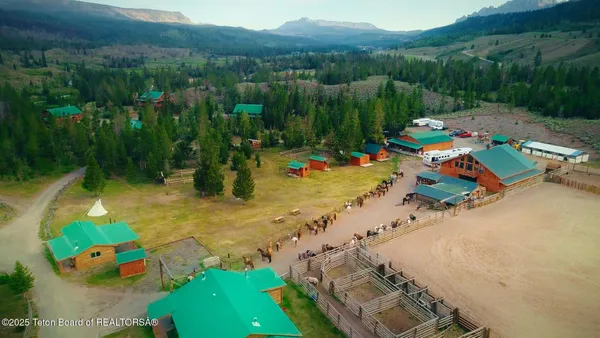 $4,950,000 | 3737 Highway 26, Dubois, WY 82513