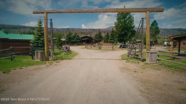 $4,950,000 | 3737 Highway 26, Dubois, WY 82513