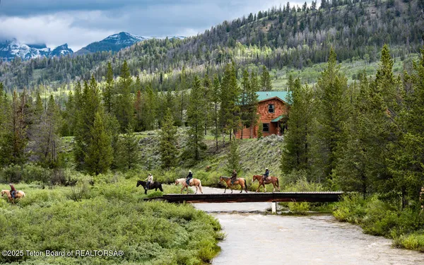 $4,950,000 | 3737 Highway 26, Dubois, WY 82513