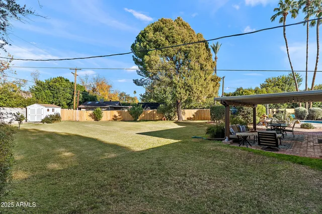 a view of outdoor space