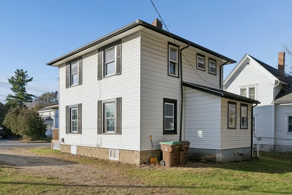 $119,900 | 806 North Eaton Street, Albion, MI 49224