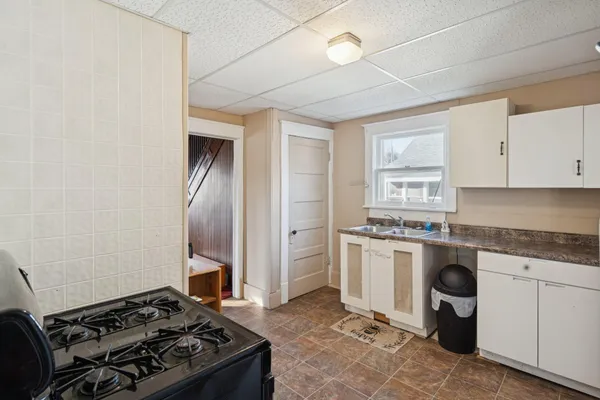 $119,900 | 806 North Eaton Street, Albion, MI 49224