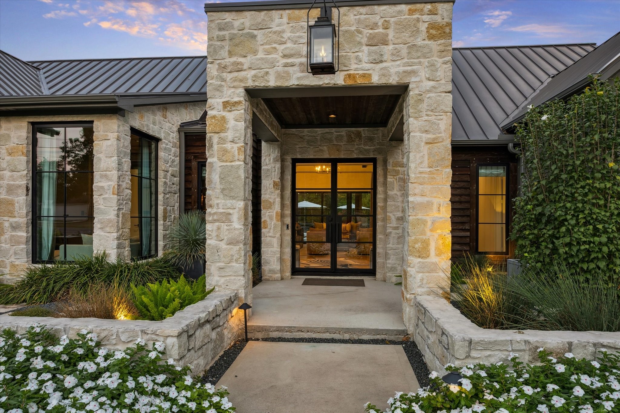 1525 Travis Street Columbus, TX 78934 - Photo 2 of 43