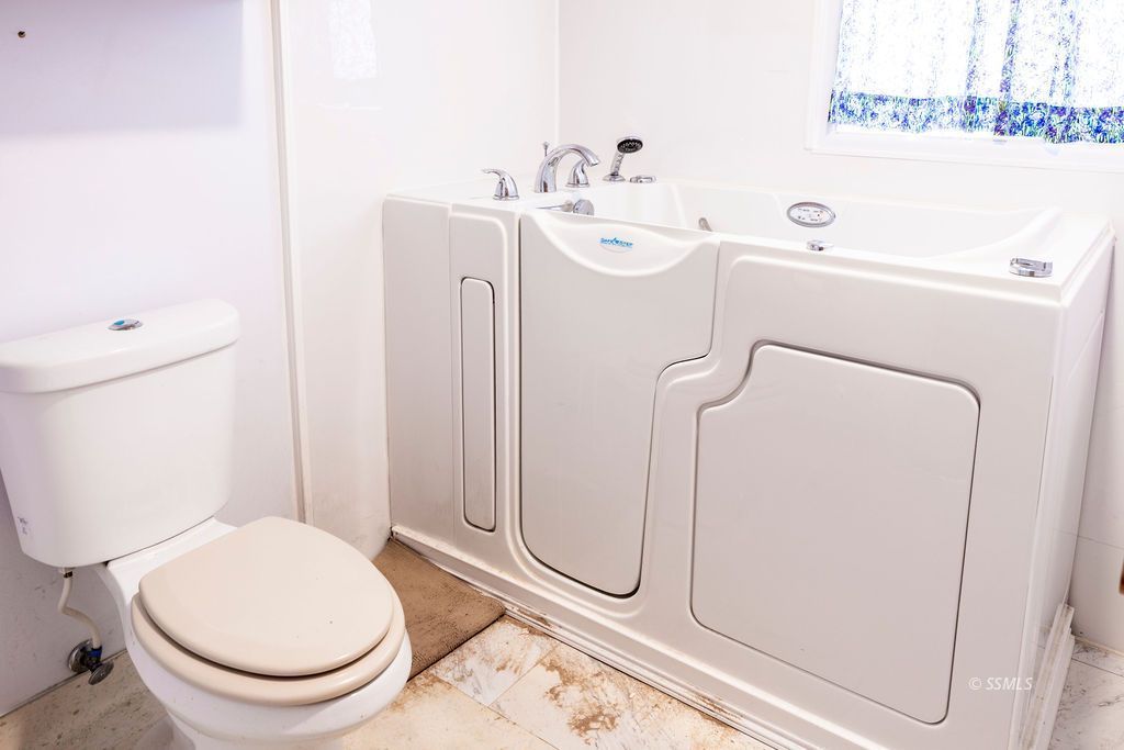 1243 Wayne Street Ridgecrest, CA 93555 - Photo 41 of 42 a utility room with dryer and washer