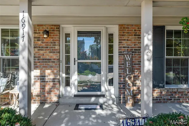 $429,900 | 16917 Kingstowne Pl Drive, Wildwood, MO 63011