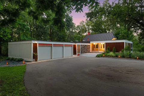 $1,095,000 | 5 South Brown Road, Orono, MN 55356