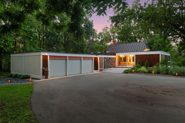 $1,095,000 | 5 South Brown Road, Orono, MN 55356