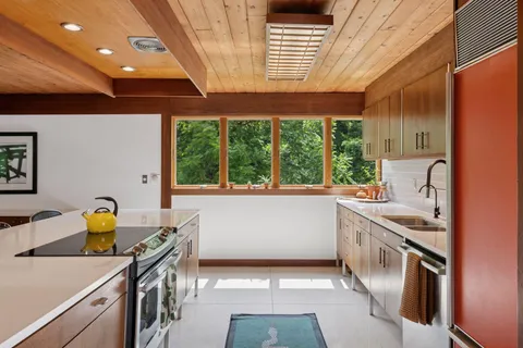 $1,095,000 | 5 South Brown Road, Orono, MN 55356