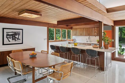 $1,095,000 | 5 South Brown Road, Orono, MN 55356