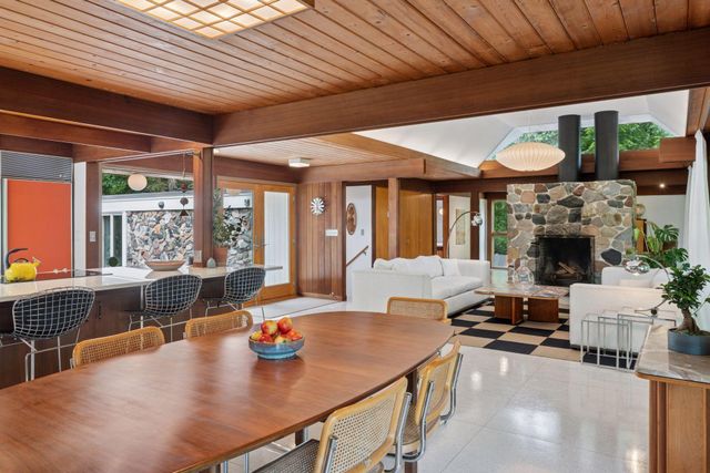 $1,095,000 | 5 South Brown Road, Orono, MN 55356