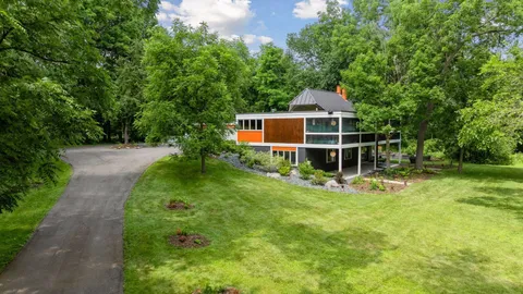 $1,095,000 | 5 South Brown Road, Orono, MN 55356