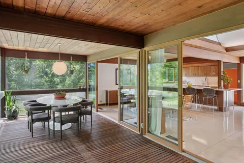 $1,095,000 | 5 South Brown Road, Orono, MN 55356