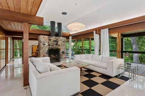 $1,095,000 | 5 South Brown Road, Orono, MN 55356