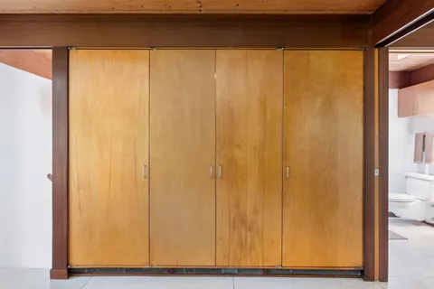 $1,095,000 | 5 South Brown Road, Orono, MN 55356