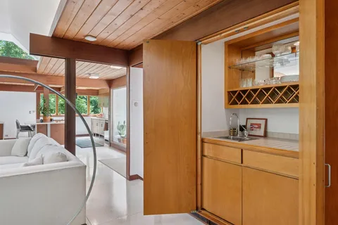 $1,095,000 | 5 South Brown Road, Orono, MN 55356