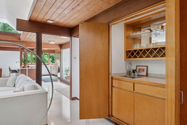 $1,095,000 | 5 South Brown Road, Orono, MN 55356