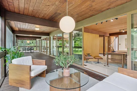 $1,095,000 | 5 South Brown Road, Orono, MN 55356