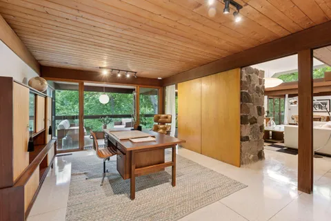 $1,095,000 | 5 South Brown Road, Orono, MN 55356