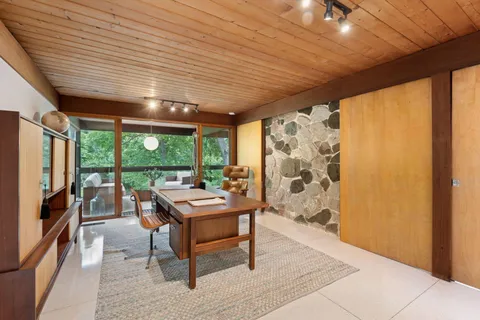 $1,095,000 | 5 South Brown Road, Orono, MN 55356