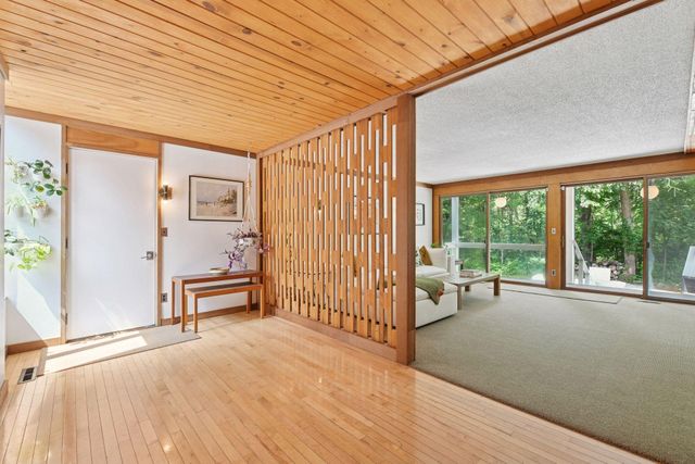 $1,095,000 | 5 South Brown Road, Orono, MN 55356