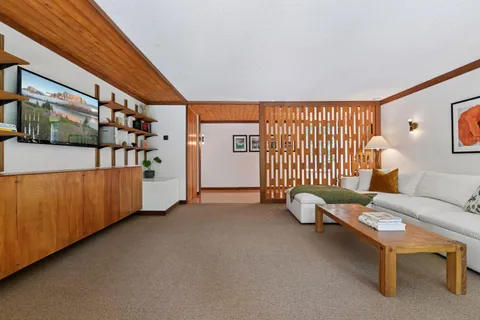 $1,095,000 | 5 South Brown Road, Orono, MN 55356