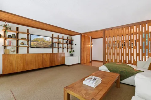 $1,095,000 | 5 South Brown Road, Orono, MN 55356