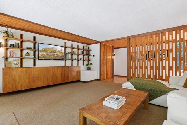 $1,095,000 | 5 South Brown Road, Orono, MN 55356