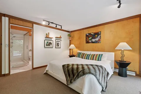 $1,095,000 | 5 South Brown Road, Orono, MN 55356