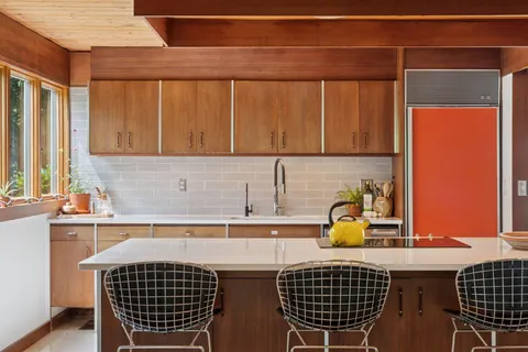 $1,095,000 | 5 South Brown Road, Orono, MN 55356