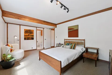 $1,095,000 | 5 South Brown Road, Orono, MN 55356