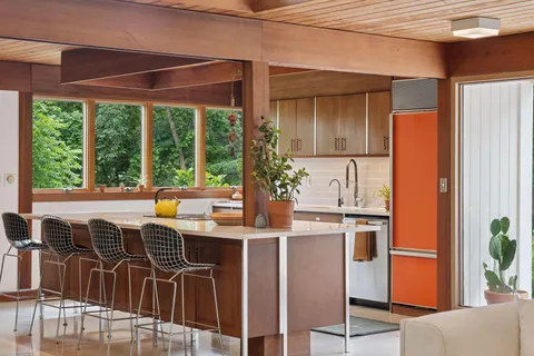 $1,095,000 | 5 South Brown Road, Orono, MN 55356