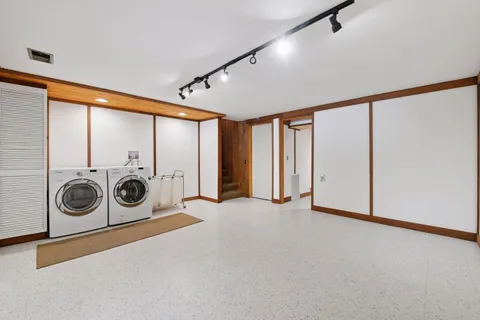 $1,095,000 | 5 South Brown Road, Orono, MN 55356