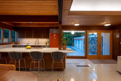 $1,095,000 | 5 South Brown Road, Orono, MN 55356